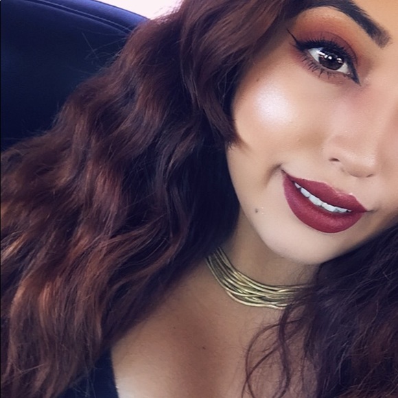 Meet your Posher, Mayra - Picture 1 of 1